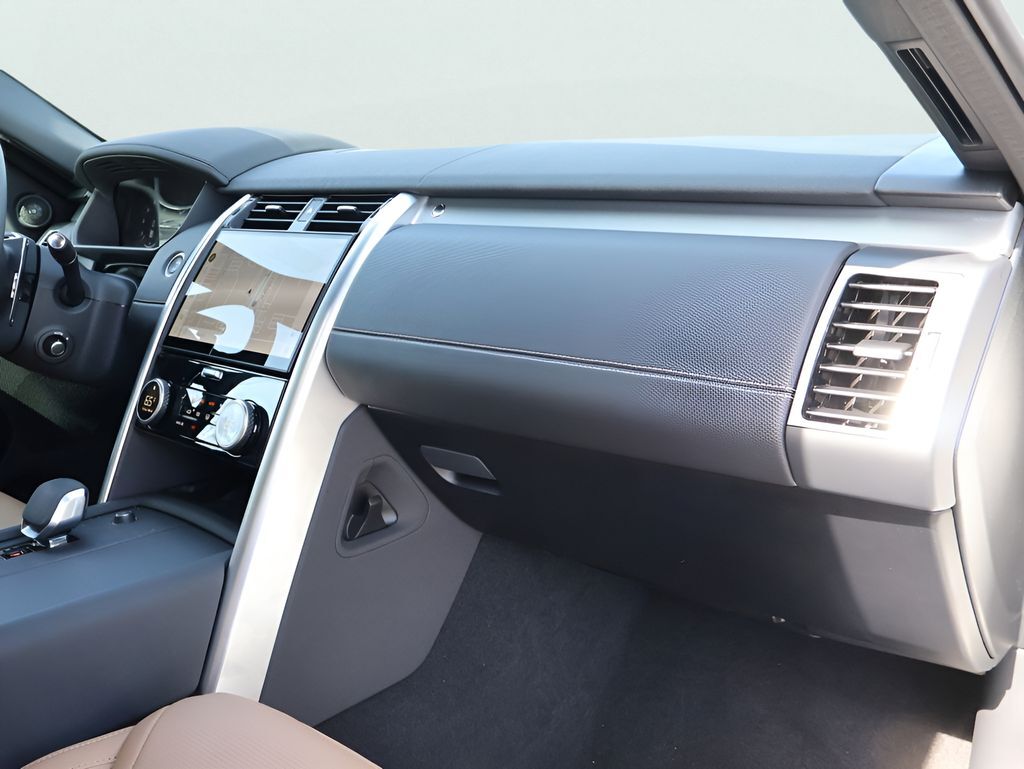 2026 Land Rover Discovery Dynamic SE San Clemente CA