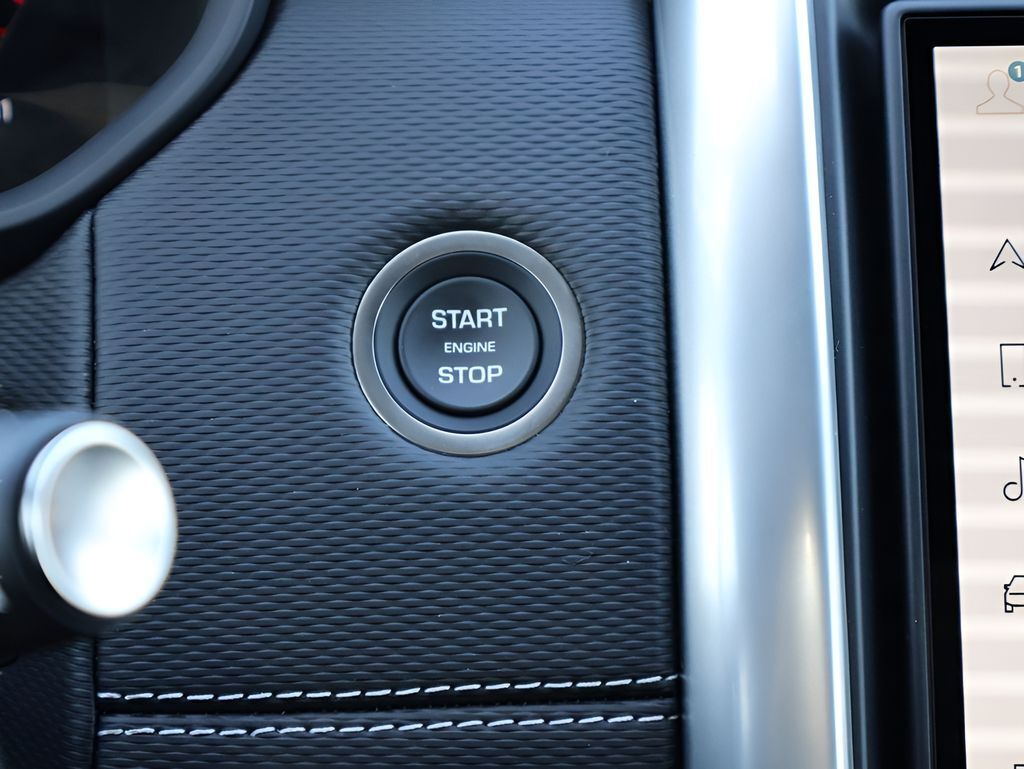 2026 Land Rover Discovery Dynamic SE San Clemente CA