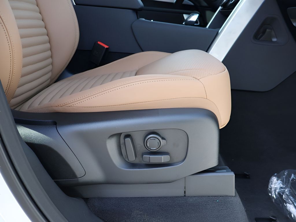 2026 Land Rover Discovery Dynamic SE San Clemente CA