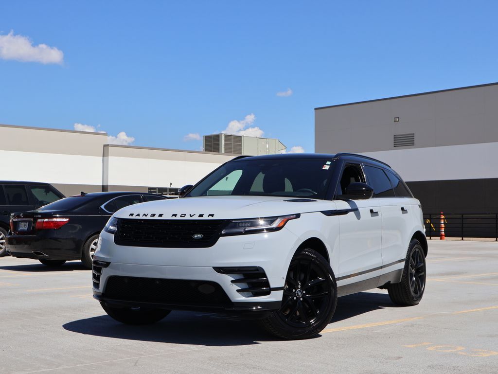 2026 Land Rover Range Rover Velar Dynamic SE