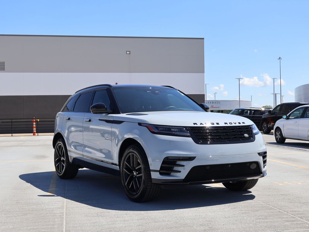 2026 Land Rover Range Rover Velar Dynamic SE