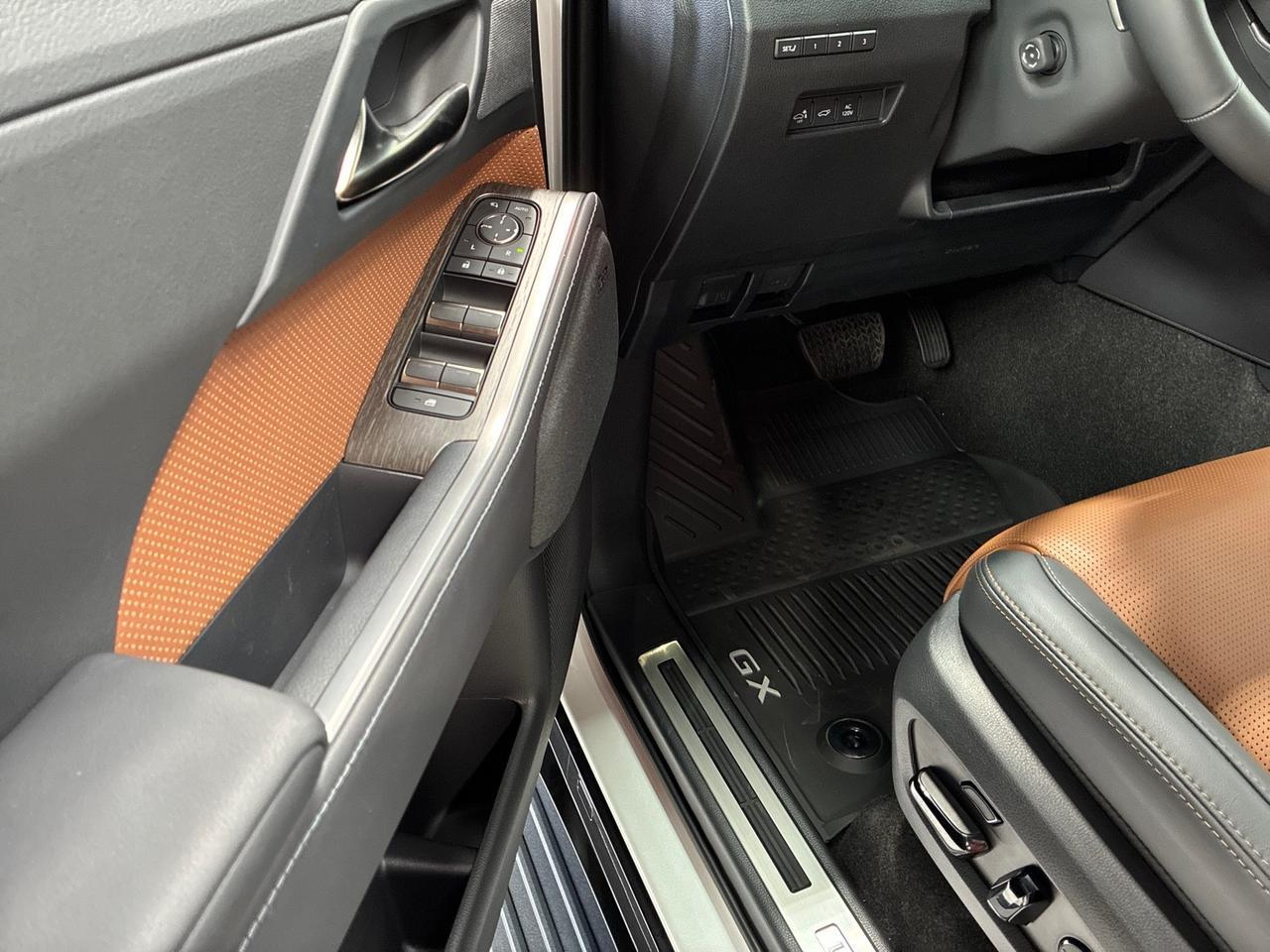 2026 Lexus GX550 Luxury, Captain's Chairs, Cold Area Pkg, Traffic Jam Assist, HUD, ML Sound Houston TX 2026 Lexus GX550 Luxury, Captain's Chairs, Cold Area Pkg, Traffic Jam Assist, HUD, ML Sound Houston TX