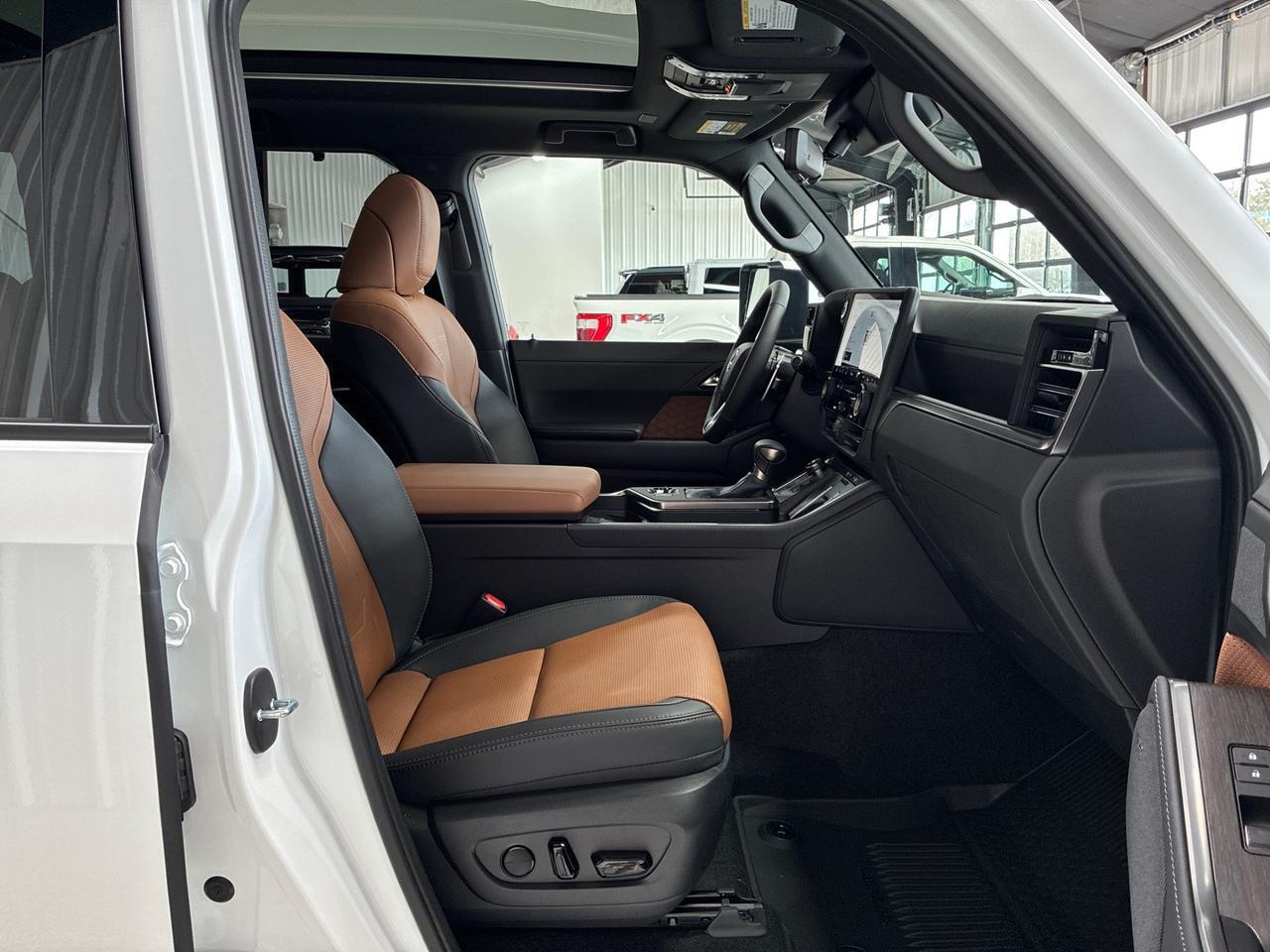 2026 Lexus GX550 Luxury+, Captain's Seats, Cold Area Pkg, Digital Key, HUD, Traffic Jam Assist Houston TX 2026 Lexus GX550 Luxury+, Captain's Seats, Cold Area Pkg, Digital Key, HUD, Traffic Jam Assist Houston TX