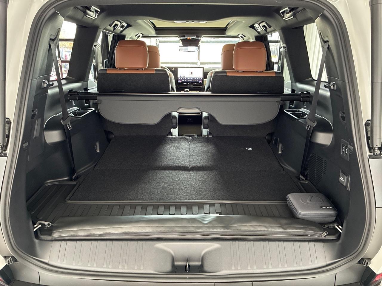 2026 Lexus GX550 Luxury+, Captain's Seats, Cold Area Pkg, Digital Key, HUD, Traffic Jam Assist Houston TX 2026 Lexus GX550 Luxury+, Captain's Seats, Cold Area Pkg, Digital Key, HUD, Traffic Jam Assist Houston TX