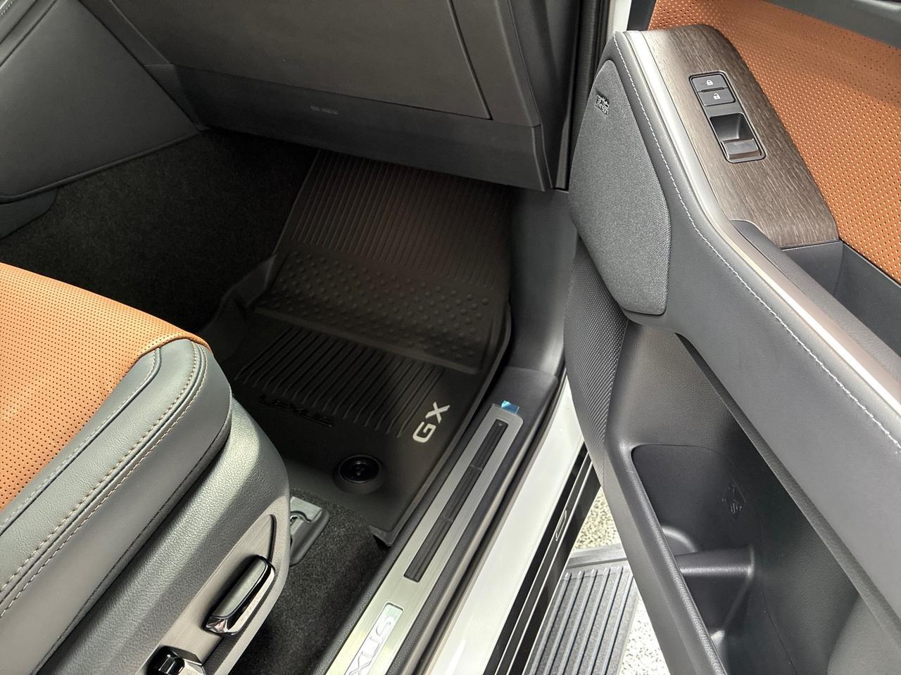 2026 Lexus GX550 Luxury+, Captain's Seats, Cold Area Pkg, Digital Key, HUD, Traffic Jam Assist Houston TX 2026 Lexus GX550 Luxury+, Captain's Seats, Cold Area Pkg, Digital Key, HUD, Traffic Jam Assist Houston TX