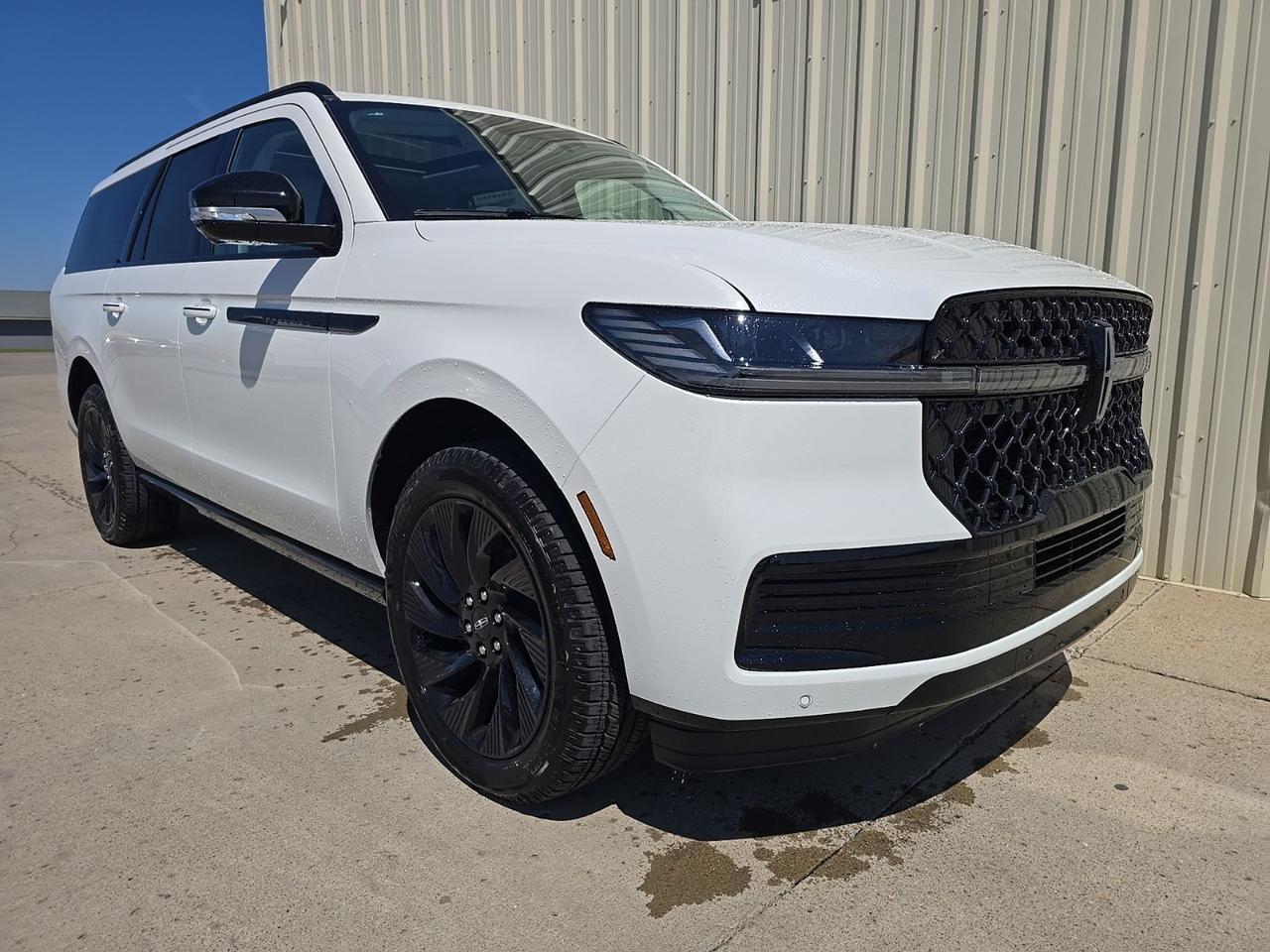 2026 Lincoln Navigator L Reserve Watertown SD 2026 Lincoln Navigator L Reserve Watertown SD