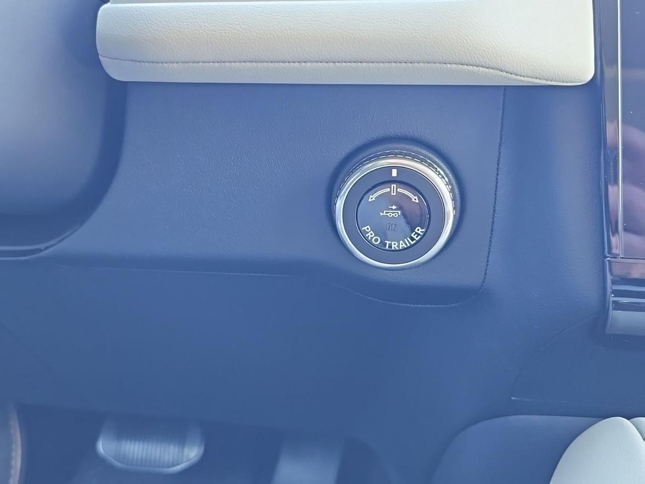 2026 Lincoln Navigator L Reserve Watertown SD 2026 Lincoln Navigator L Reserve Watertown SD