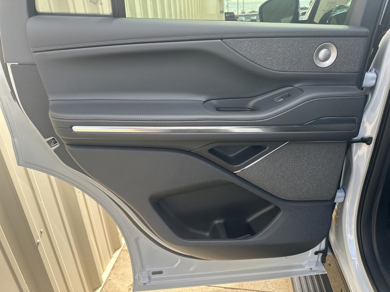 2026 Lincoln Navigator Reserve Watertown SD 2026 Lincoln Navigator Reserve Watertown SD
