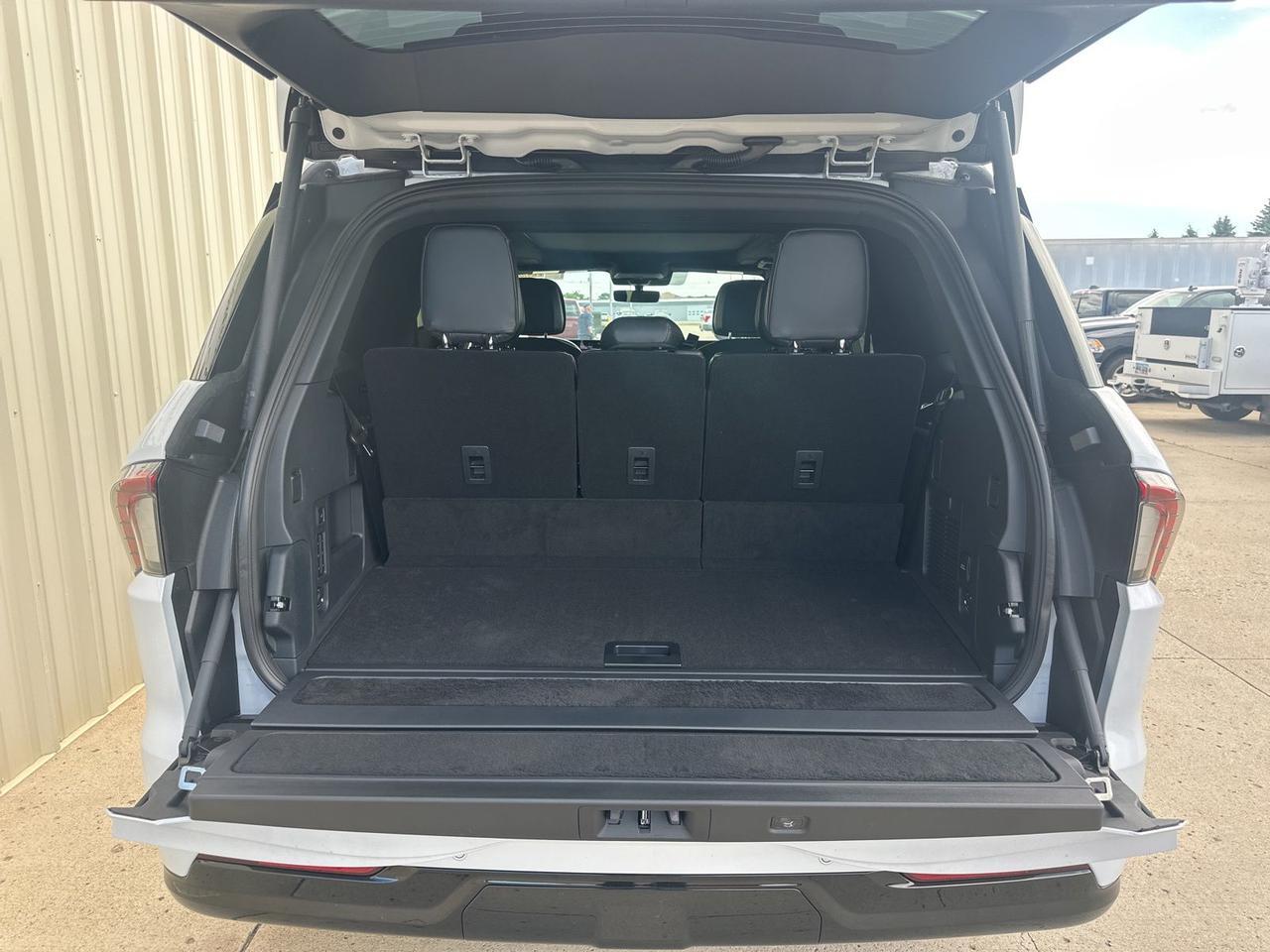 2026 Lincoln Navigator Reserve Watertown SD 2026 Lincoln Navigator Reserve Watertown SD