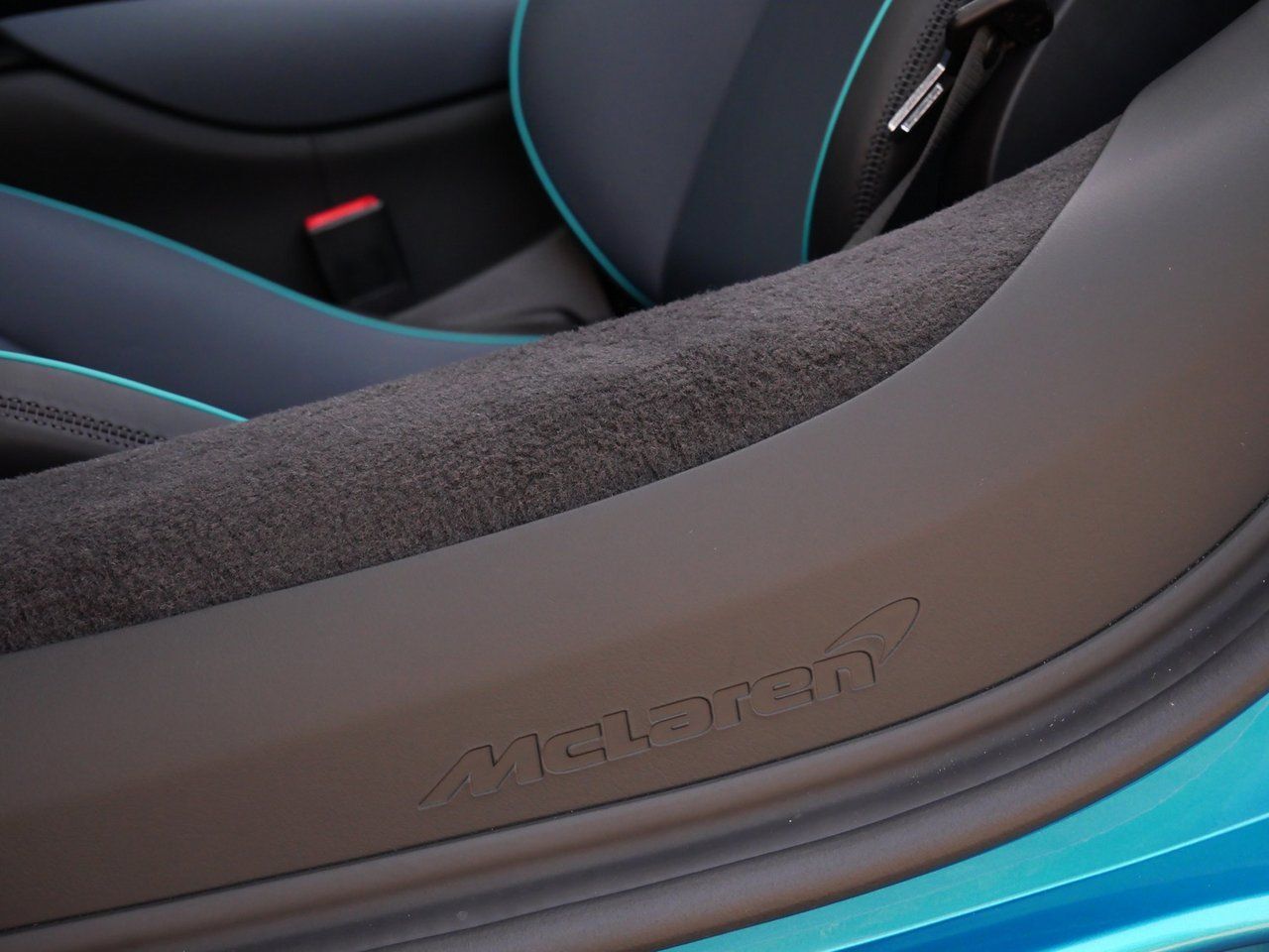 2026 McLaren Artura TechLux Lawrence KS