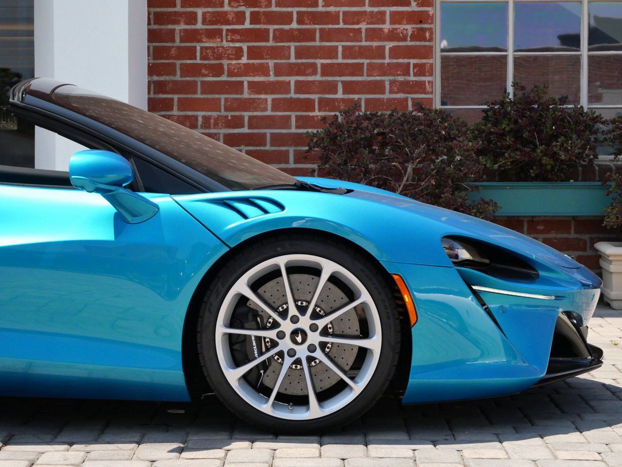 2026 McLaren Artura TechLux Lawrence KS