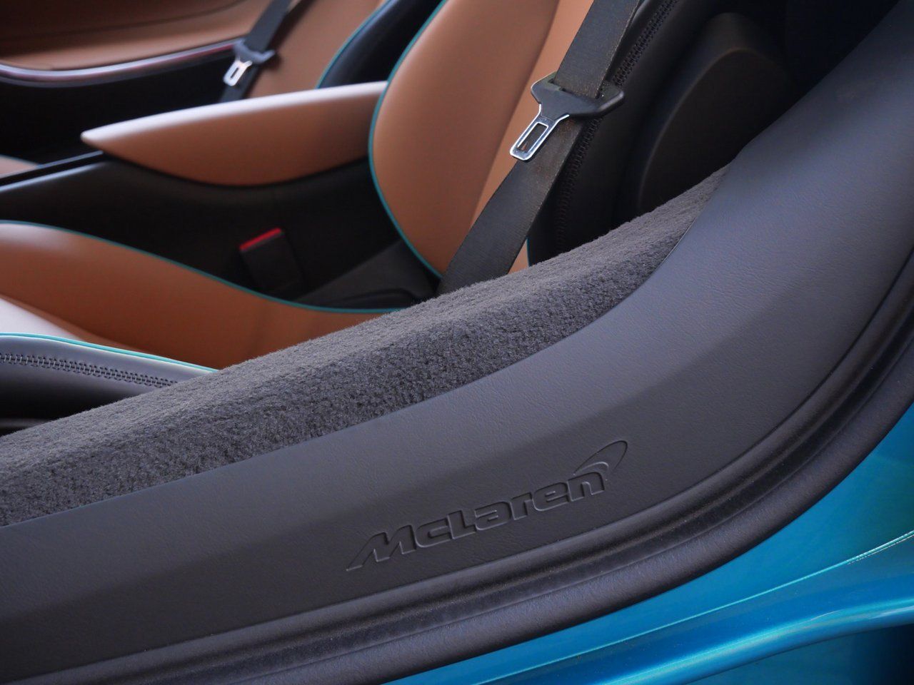 2026 McLaren Artura TechLux Lawrence KS