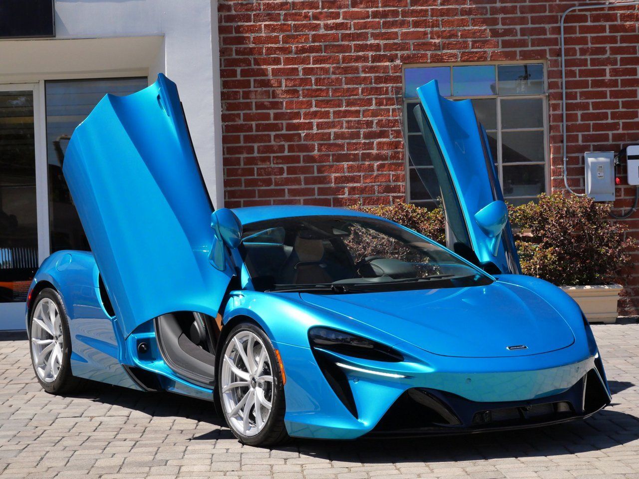 2026 McLaren Artura TechLux Lawrence KS