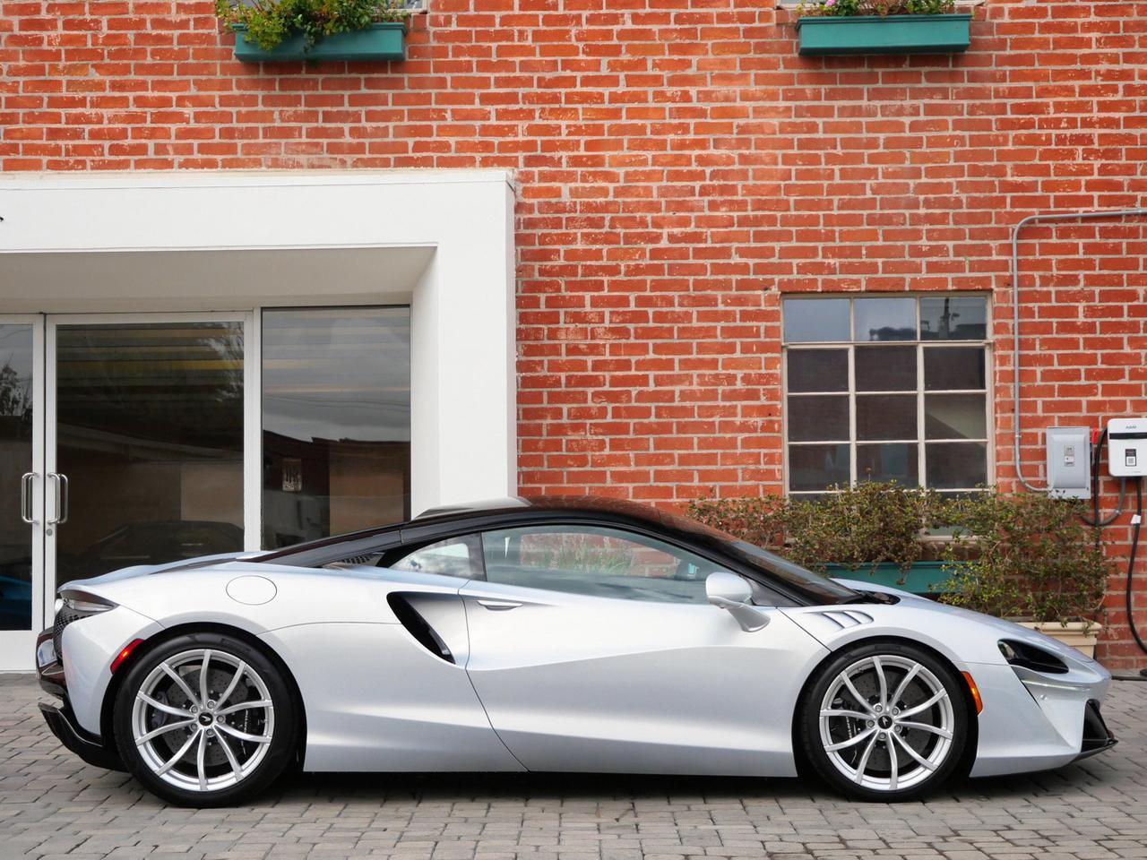 2026 McLaren Artura TechLux