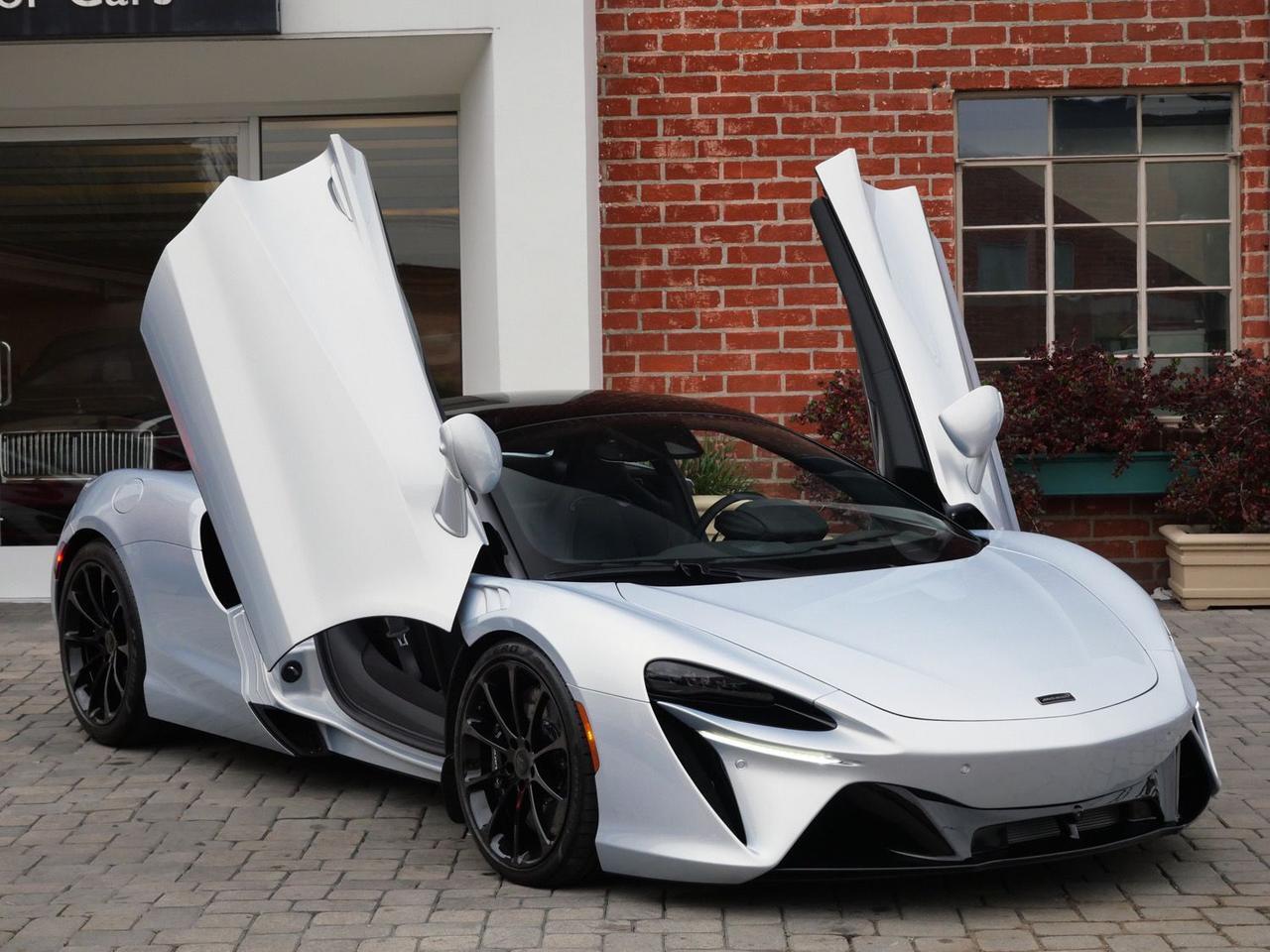 2026 McLaren Artura TechLux Lawrence KS