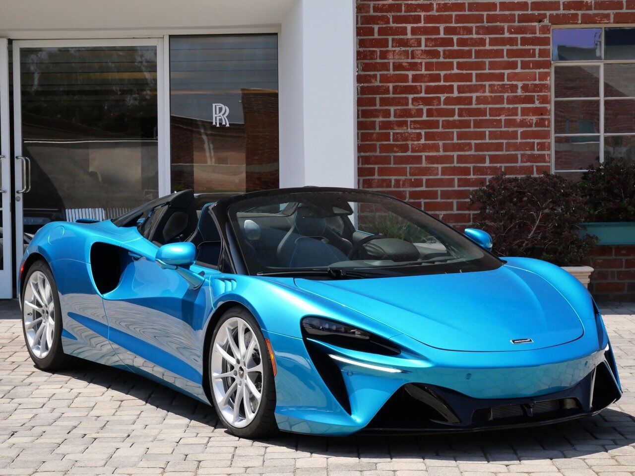 2026 McLaren Artura TechLux Lawrence KS