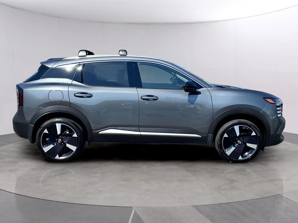 2026 Nissan Kicks SR w/Cold Weather Pkg