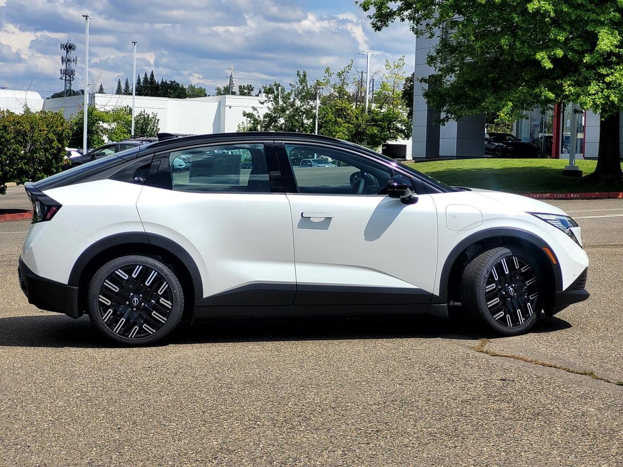 2026 Nissan LEAF PLATINUM+ 2026 Nissan LEAF PLATINUM+