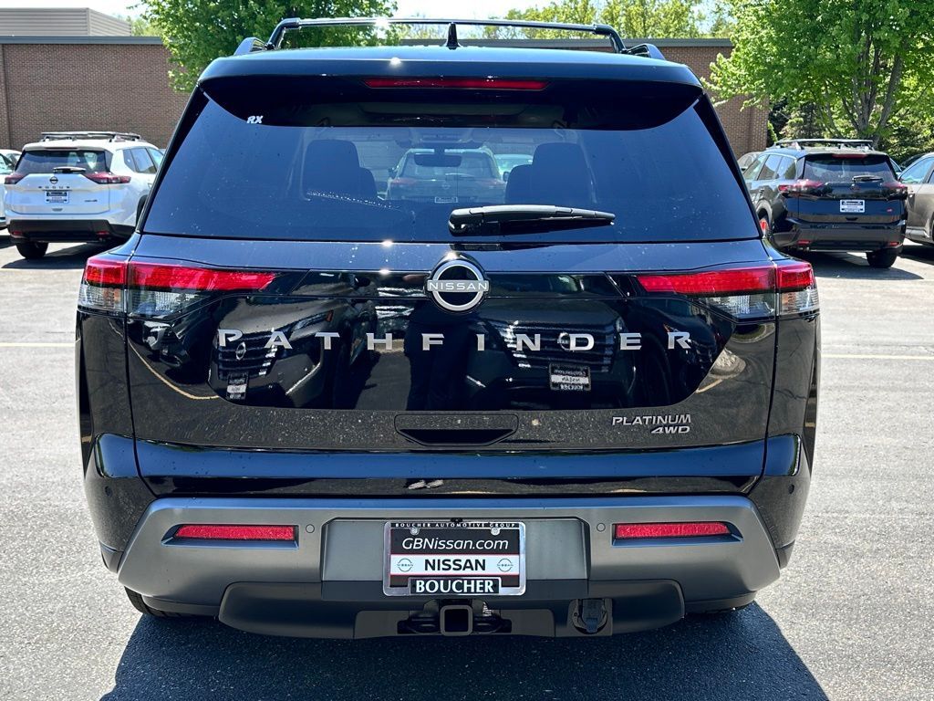 2026 Nissan Pathfinder Platinum