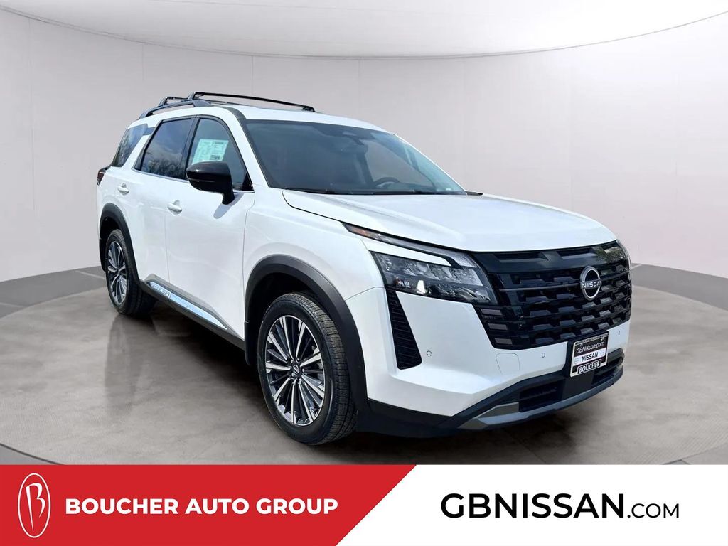 2026 Nissan Pathfinder Platinum W/ Captain Seat Package