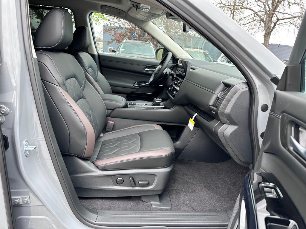 2026 Nissan Pathfinder Platinum W/ Captain Seat Package San Clemente CA