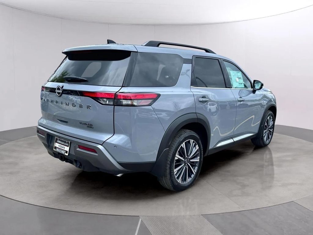 2026 Nissan Pathfinder Platinum W/ Captain Seat Package