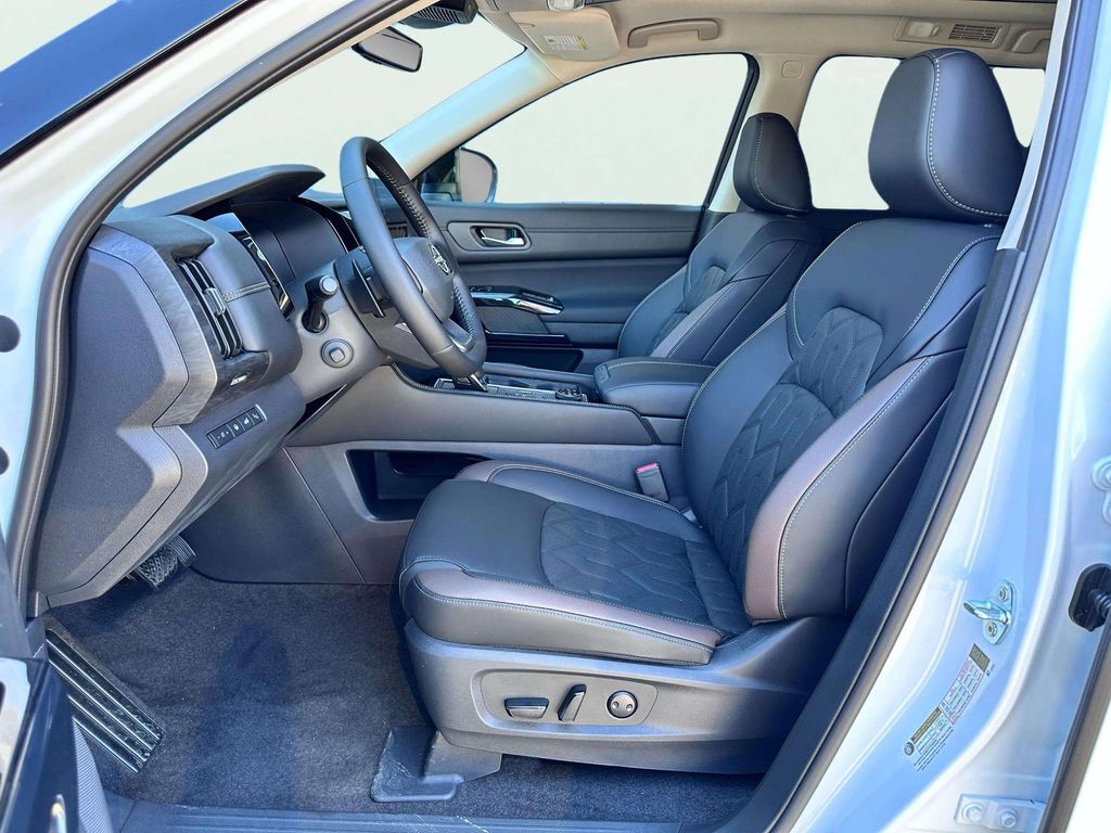 2026 Nissan Pathfinder Platinum W/ Captain Seat Package San Clemente CA