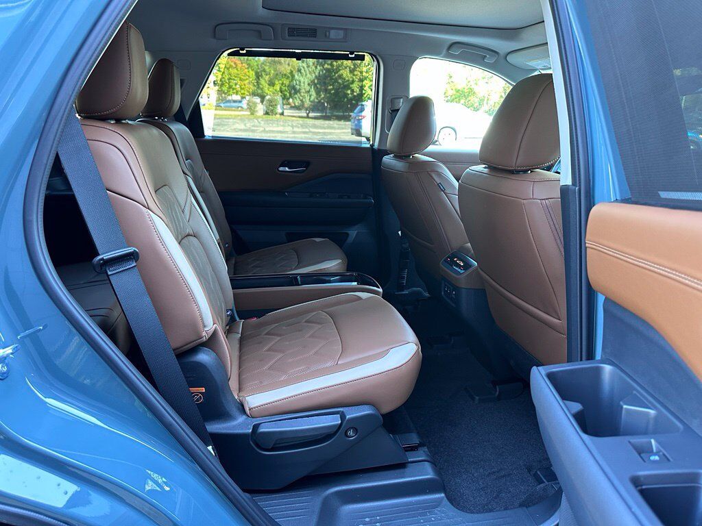 2026 Nissan Pathfinder Platinum W/ Captains Seat Pkg San Clemente CA