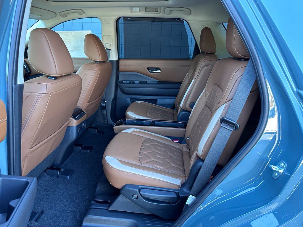 2026 Nissan Pathfinder Platinum W/ Captains Seat Pkg San Clemente CA