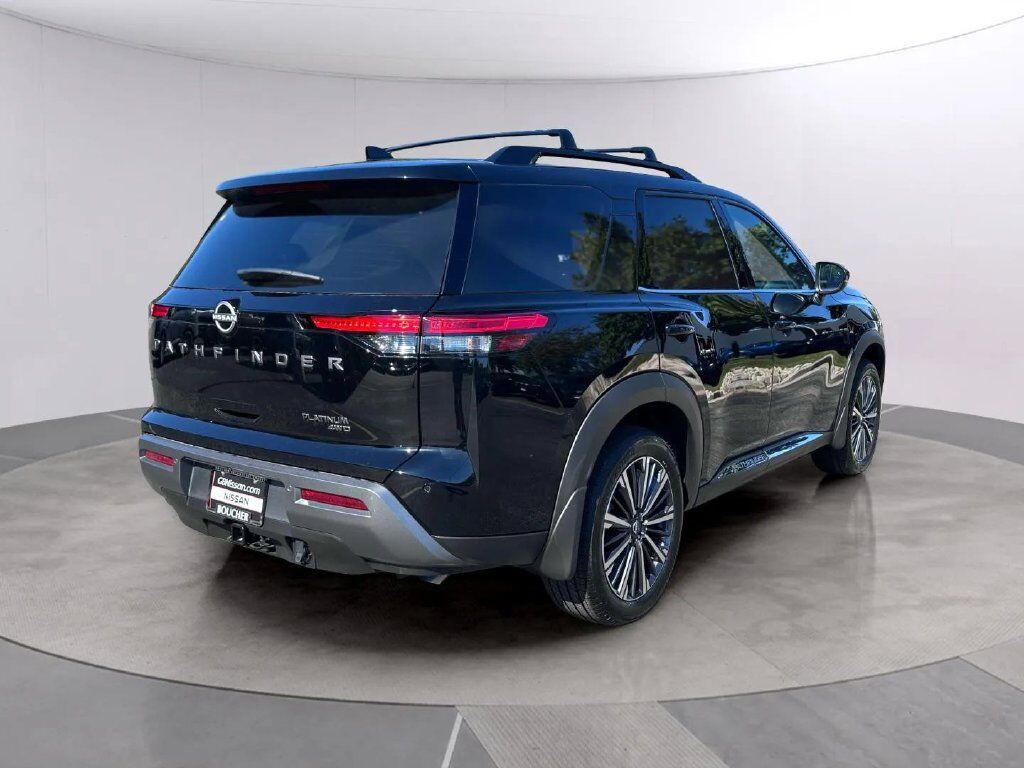 2026 Nissan Pathfinder Platinum W/ Captains Seat Pkg