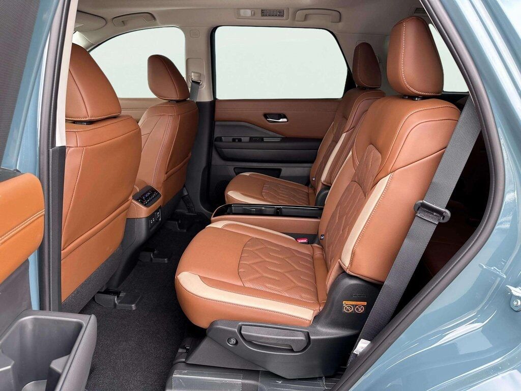 2026 Nissan Pathfinder Platinum w/Captain Chairs Pkg San Clemente CA