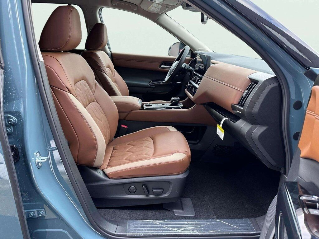 2026 Nissan Pathfinder Platinum w/Captain Chairs Pkg San Clemente CA