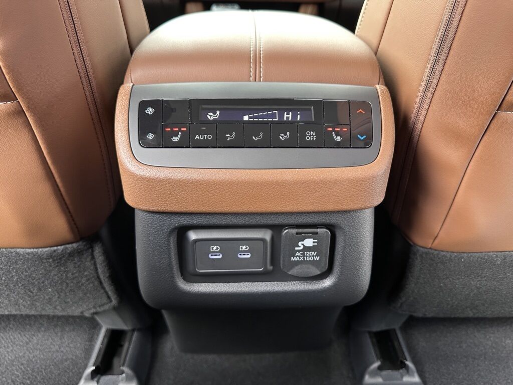 2026 Nissan Pathfinder Platinum w/Captain Chairs Pkg San Clemente CA