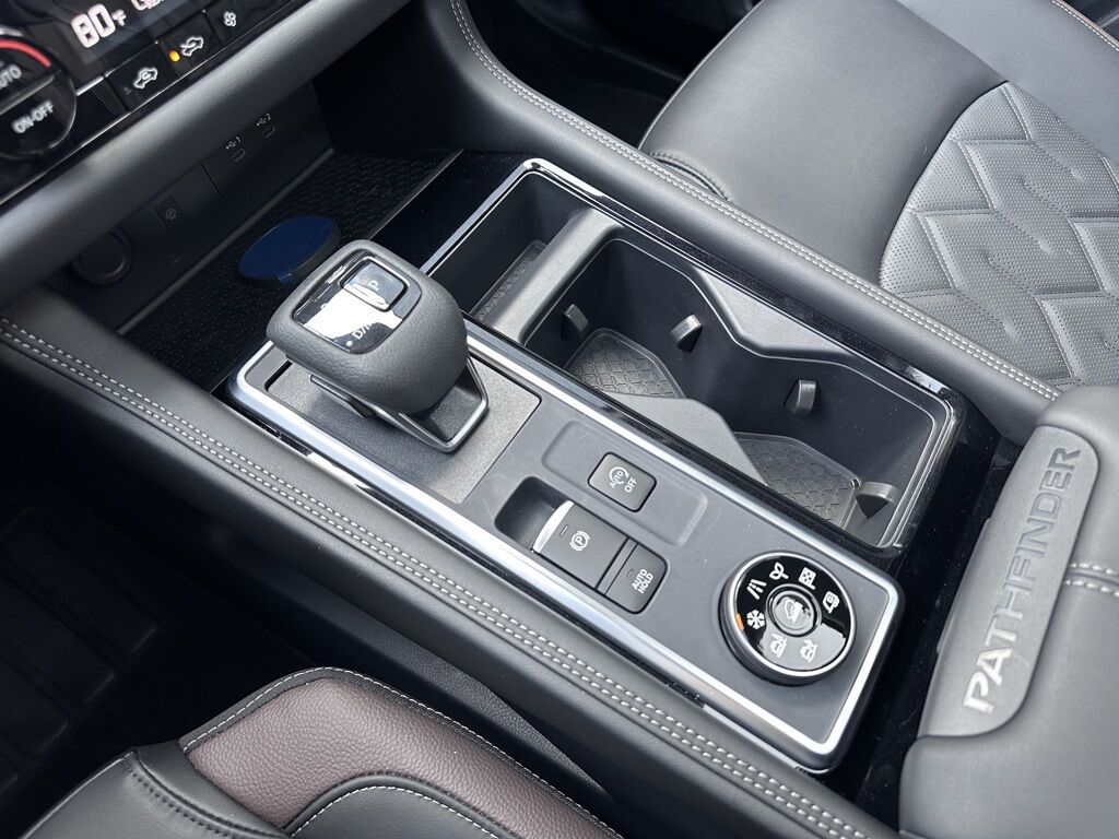 2026 Nissan Pathfinder Platinum w/Captain Chairs Pkg San Clemente CA