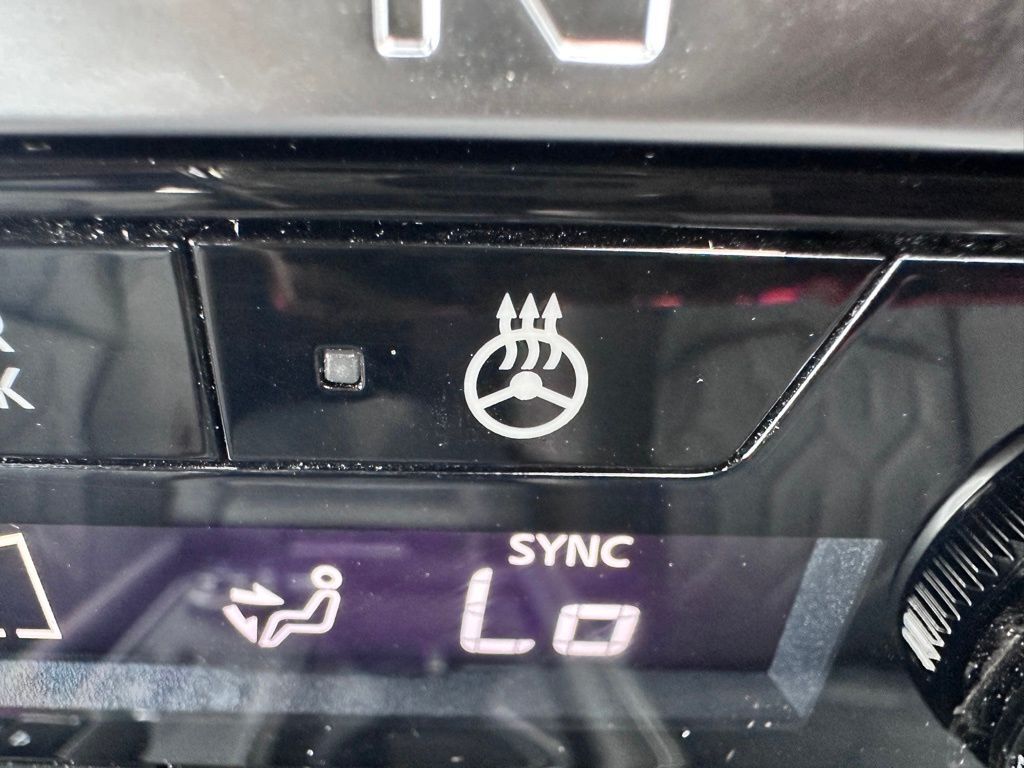 2026 Nissan Pathfinder Platinum w/Captain Chairs Pkg San Clemente CA