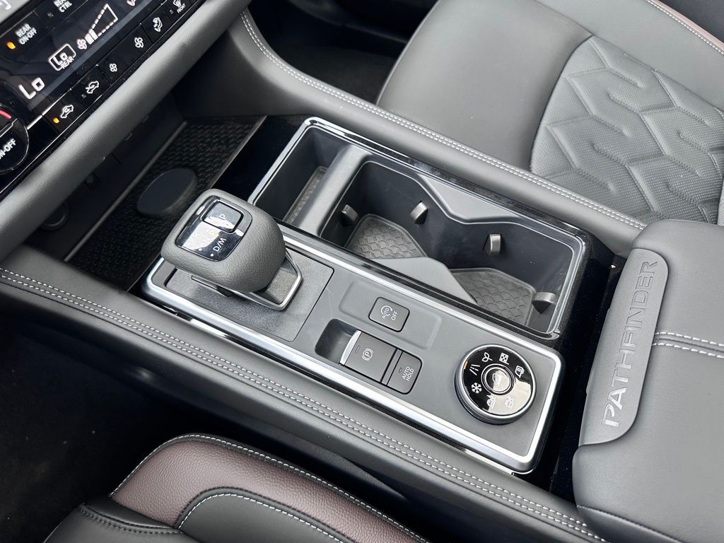 2026 Nissan Pathfinder Platinum w/Captain Chairs Pkg San Clemente CA