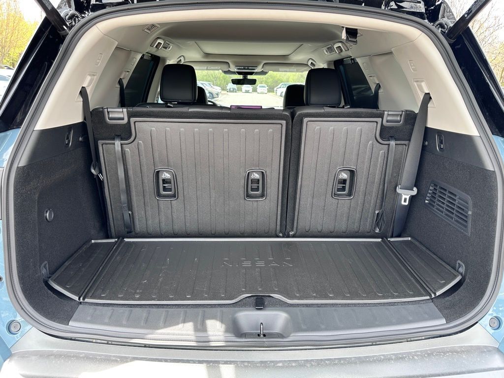 2026 Nissan Pathfinder Platinum w/Captain Chairs Pkg San Clemente CA