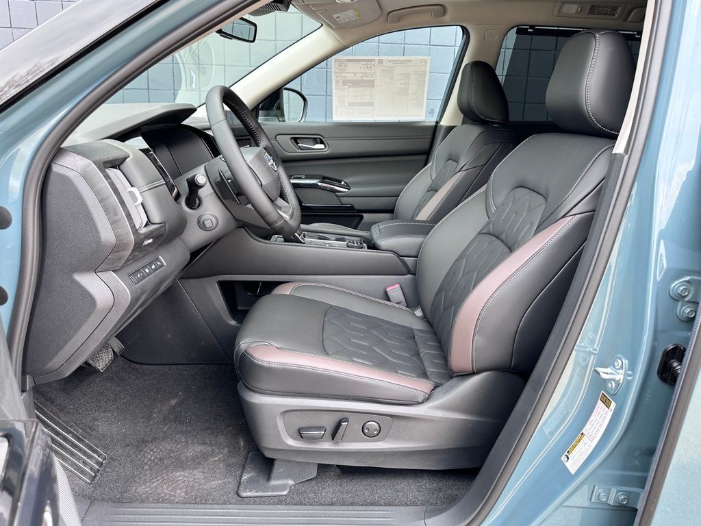 2026 Nissan Pathfinder Platinum w/Captain Chairs Pkg San Clemente CA