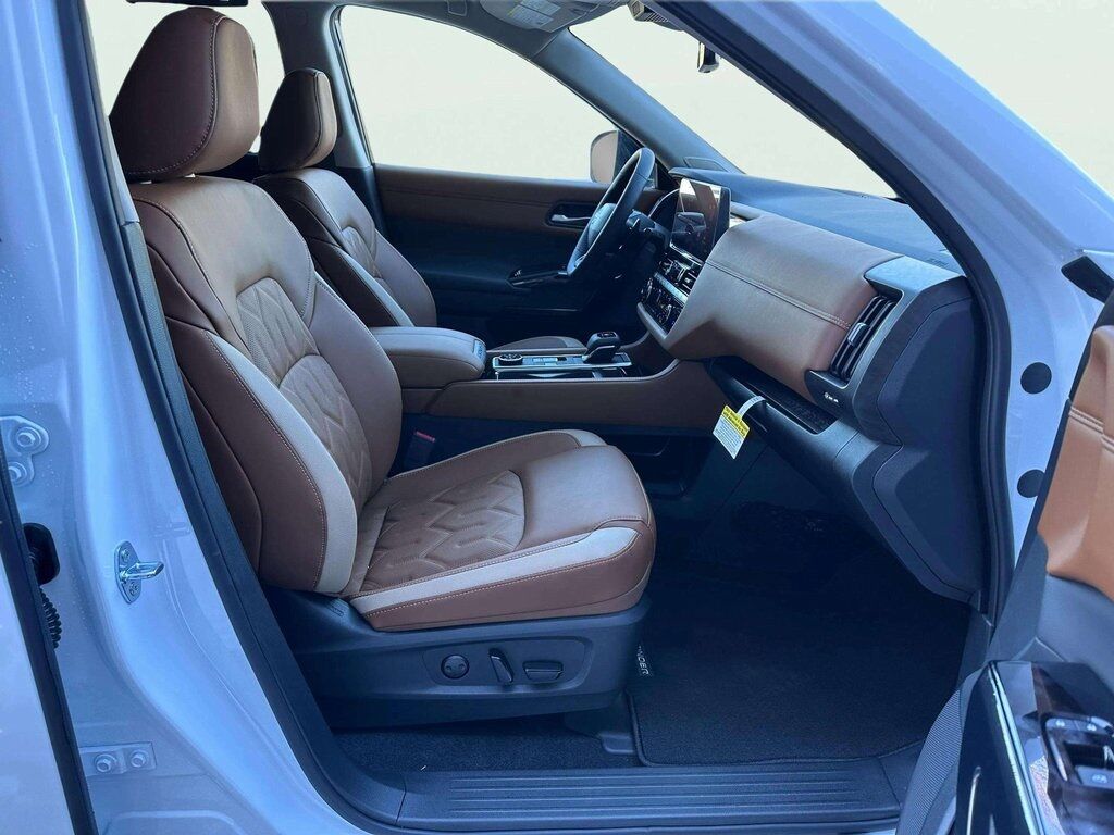 2026 Nissan Pathfinder Platinum w/Captain Chairs Pkg San Clemente CA