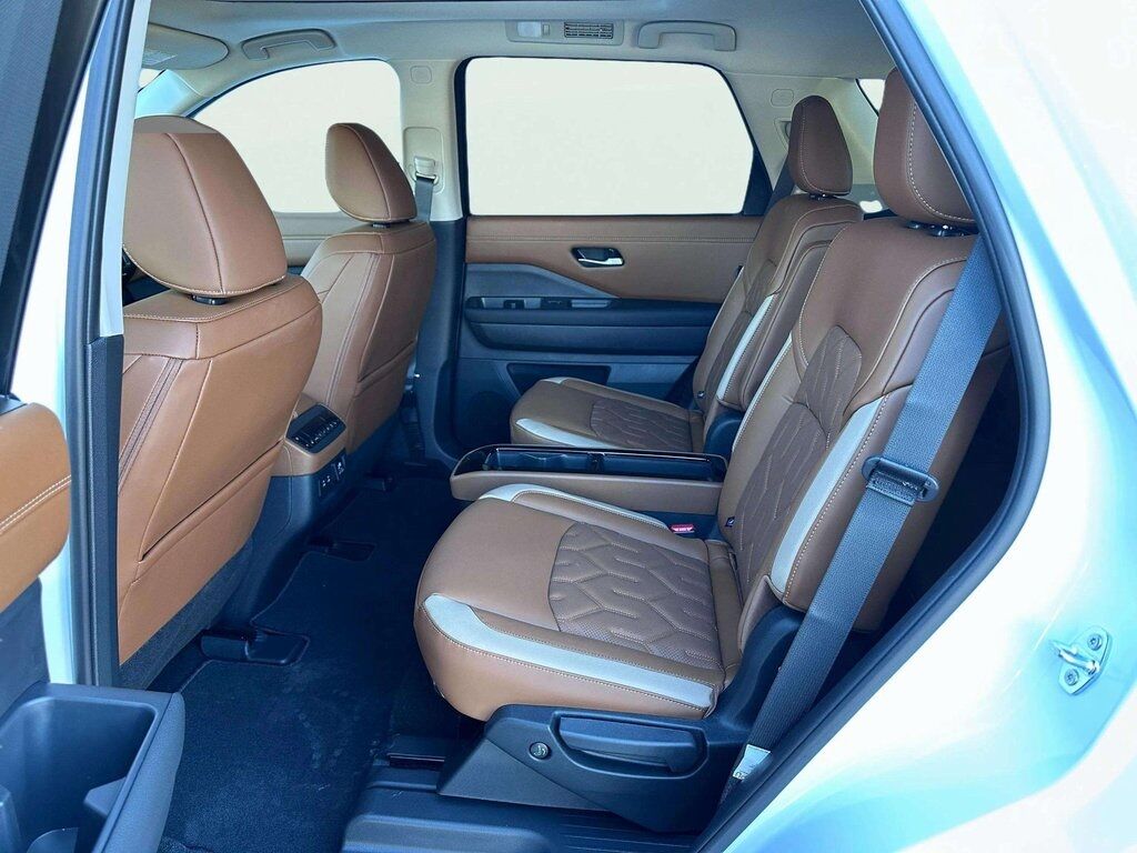 2026 Nissan Pathfinder Platinum w/Captain Chairs Pkg San Clemente CA