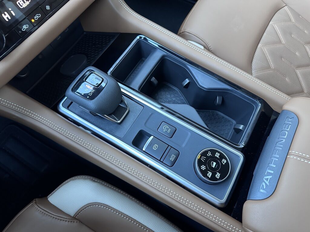 2026 Nissan Pathfinder Platinum w/Captain Chairs Pkg San Clemente CA