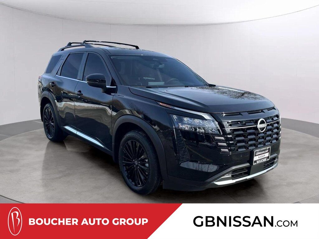 2026 Nissan Pathfinder Platinum w/Captain Chairs Pkg