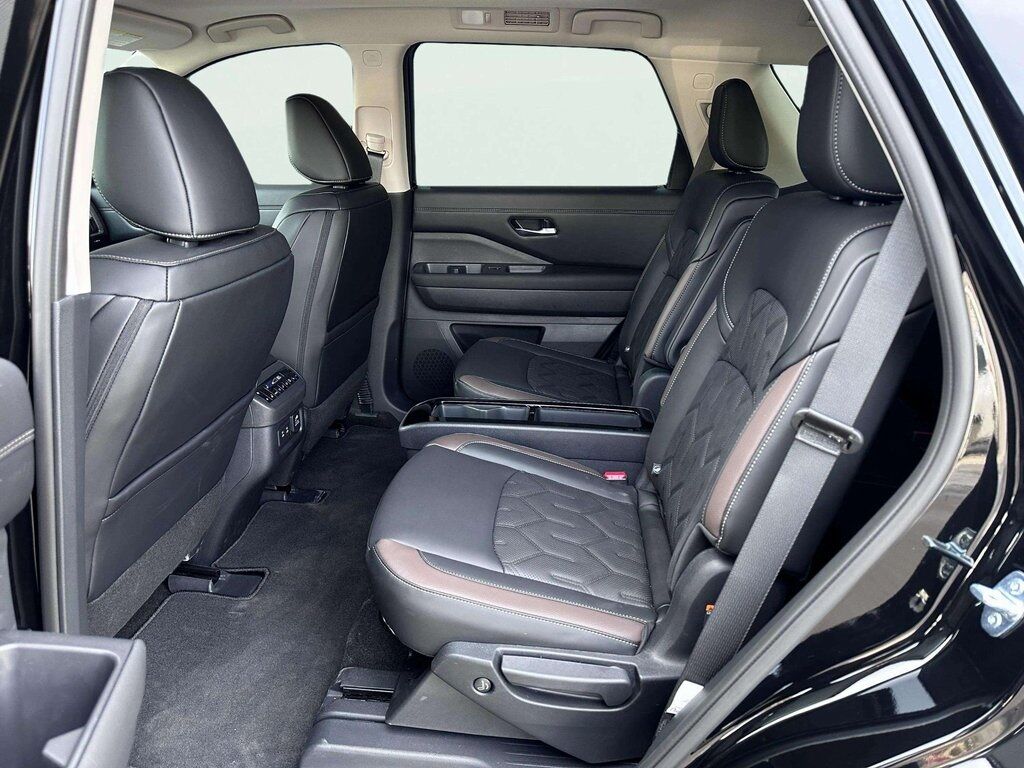 2026 Nissan Pathfinder Platinum w/Captain Chairs Pkg San Clemente CA