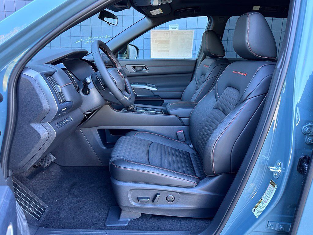 2026 Nissan Pathfinder Rock Creek W/ Captains Chairs Pkg San Clemente CA