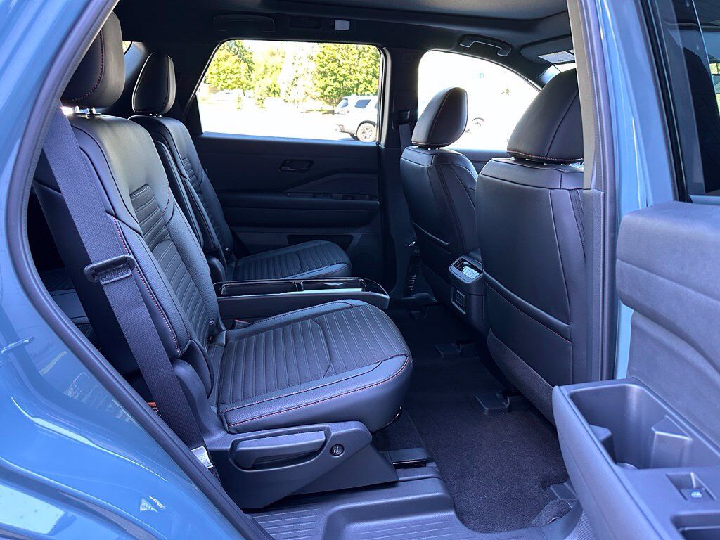 2026 Nissan Pathfinder Rock Creek W/ Captains Chairs Pkg San Clemente CA