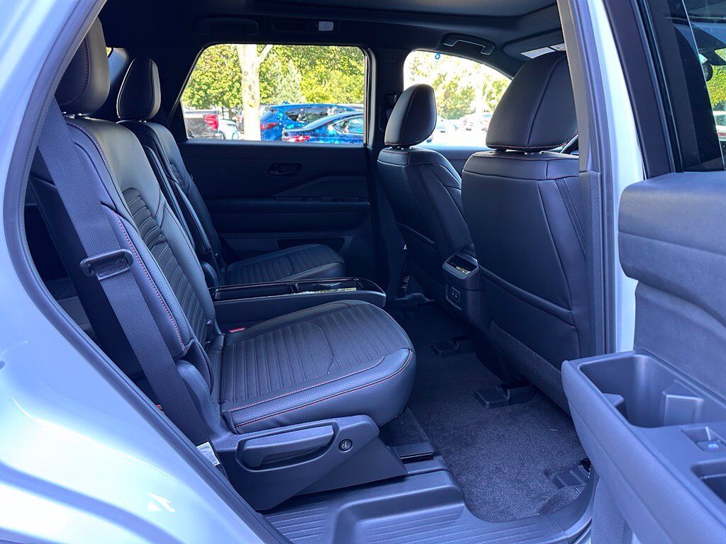 2026 Nissan Pathfinder Rock Creek W/ Captains Chairs Pkg San Clemente CA