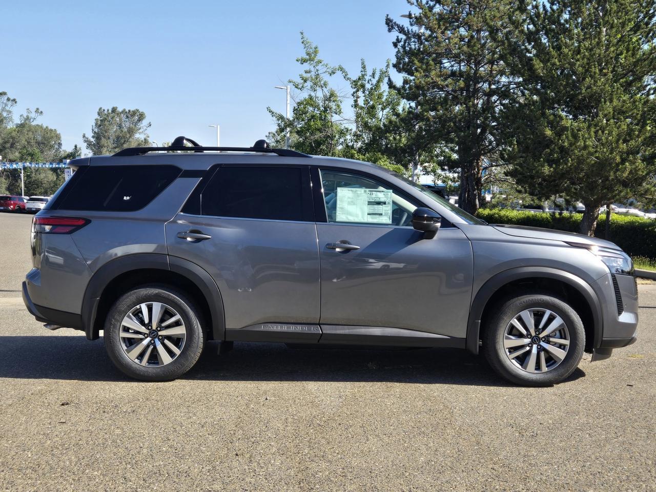 2026 Nissan Pathfinder SL 2026 Nissan Pathfinder SL