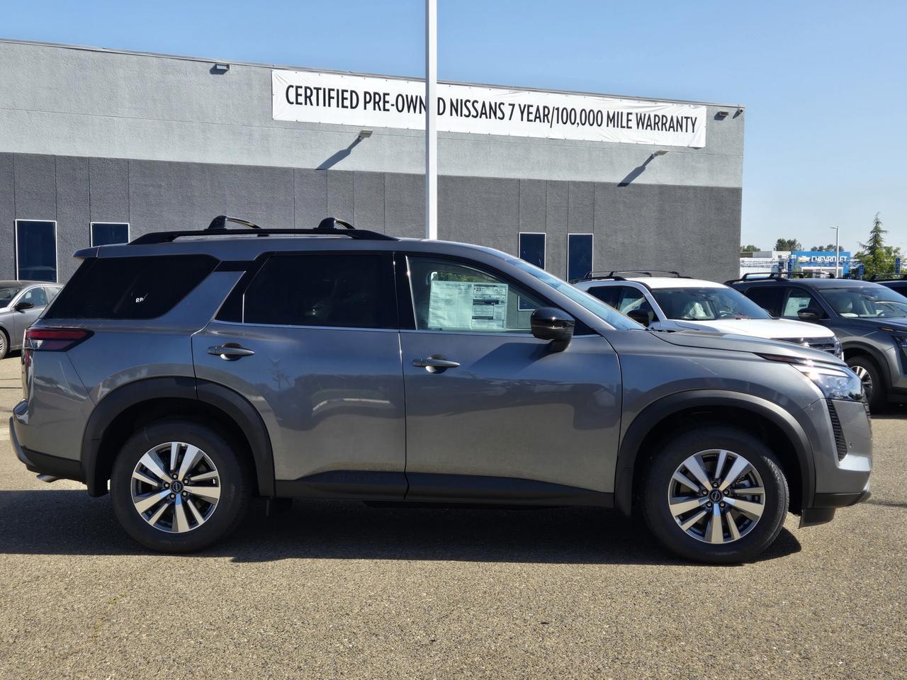2026 Nissan Pathfinder SL 2026 Nissan Pathfinder SL