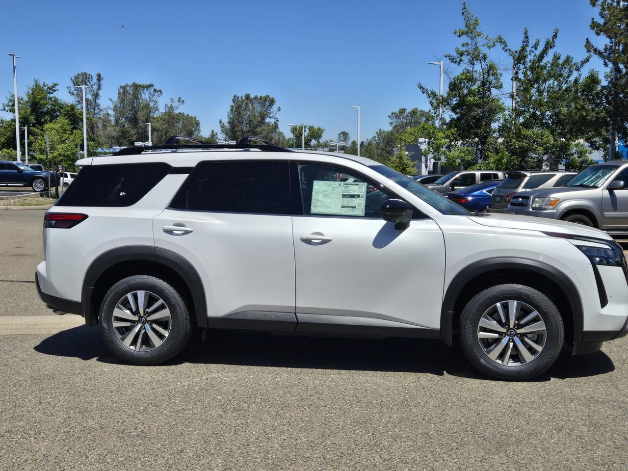 2026 Nissan Pathfinder SL 2026 Nissan Pathfinder SL