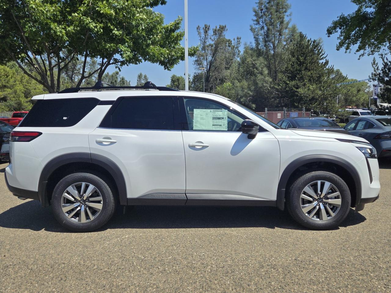 2026 Nissan Pathfinder SL 2026 Nissan Pathfinder SL